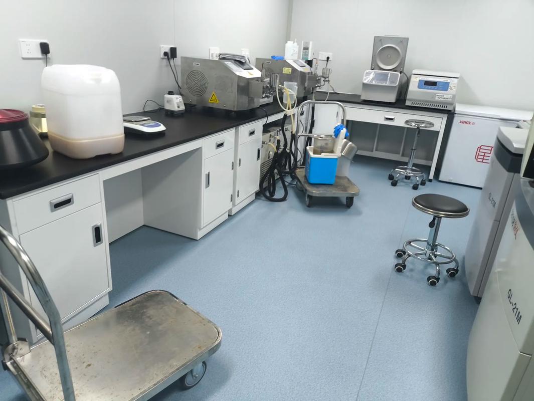 全鋼實(shí)驗(yàn)臺(tái)選購(gòu)指南 材質(zhì)、廠家與專業(yè)檢測(cè)服務(wù)全解析